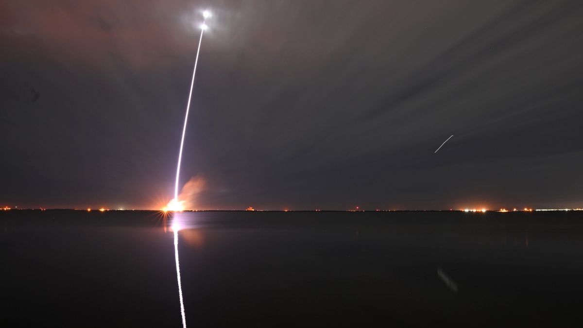 space-race-jeff-bezos-elon-musk