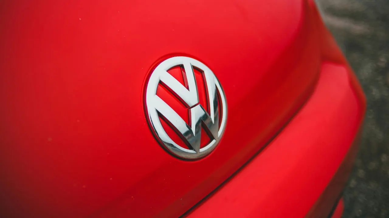 volkswagen-data-breach-800k-owners