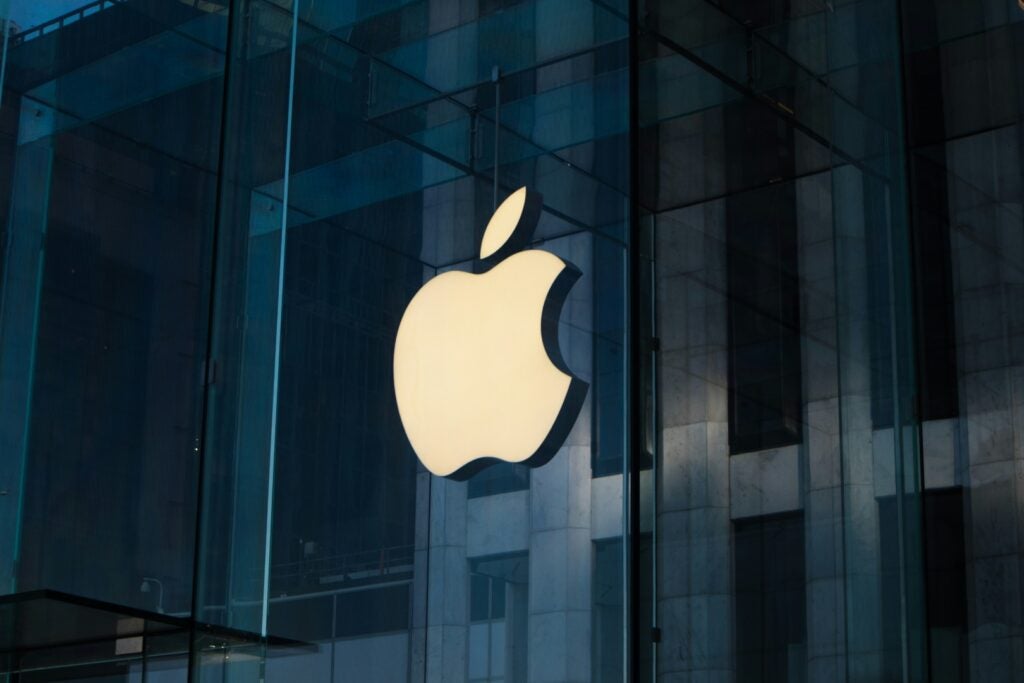 apple-lawsuit-employee-surveillance