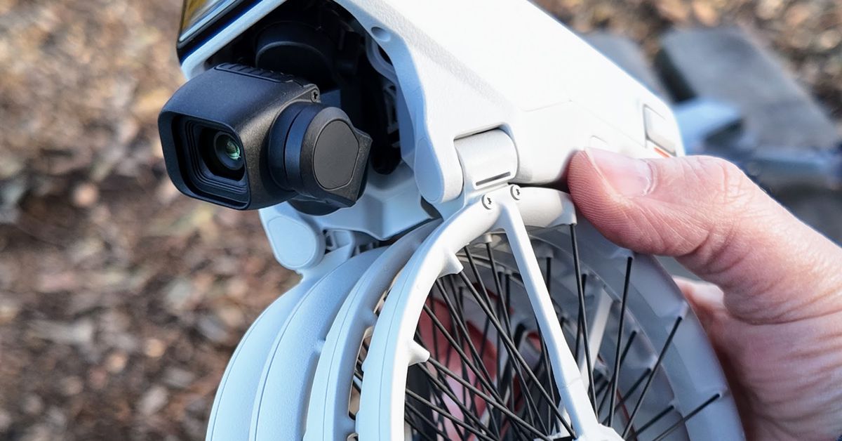 djiflip-folding-drone