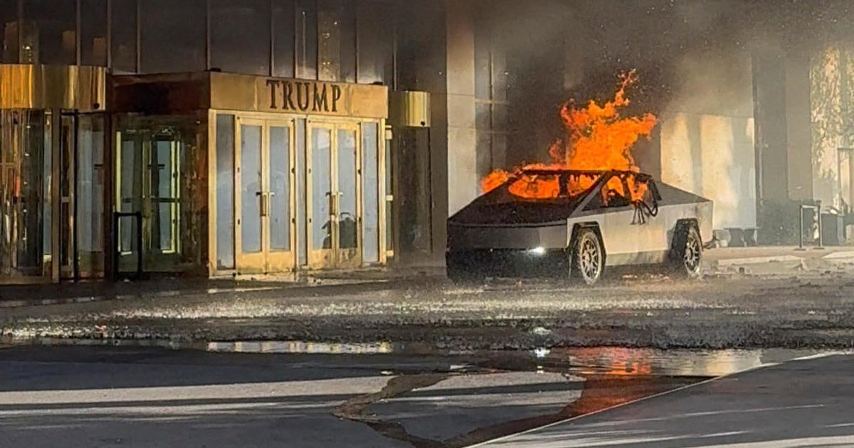 tesla-cybertruck-explosion-las-vegas