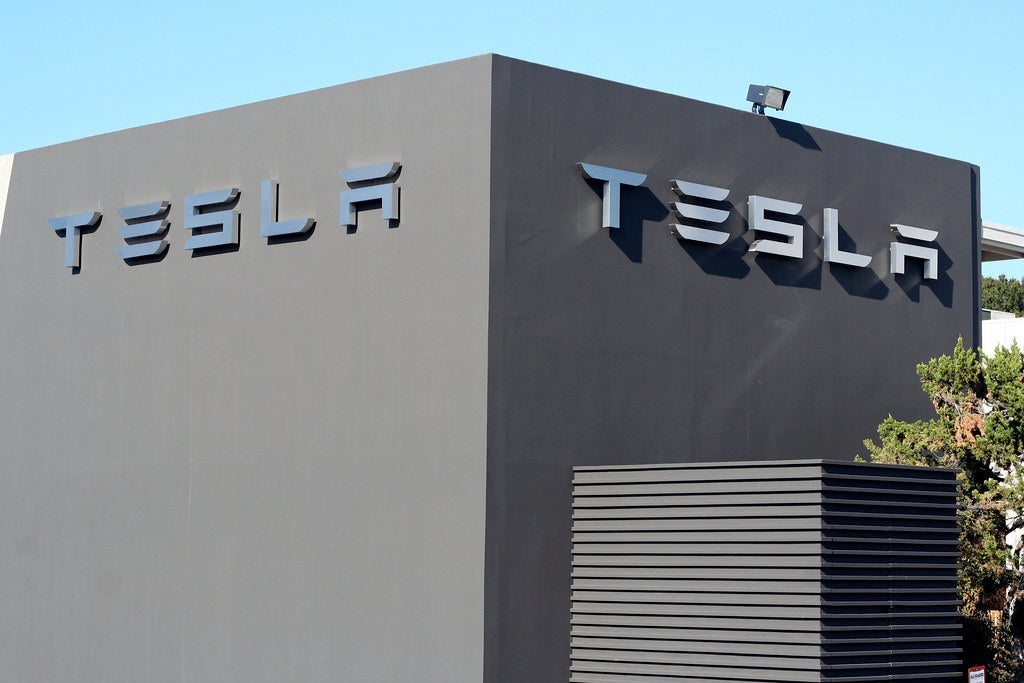 tesla-delivery-autonomy-robotics