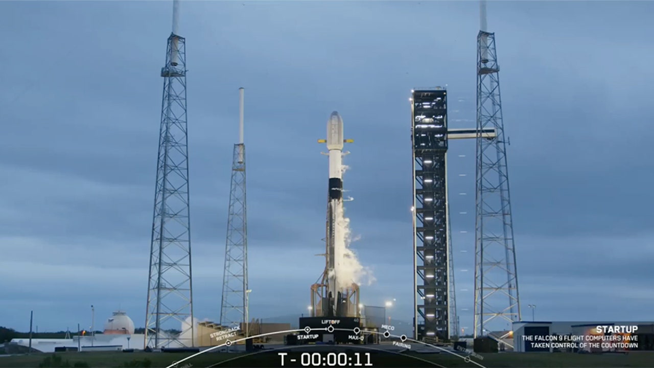 spacex-rocket-launch-florida-bahamas