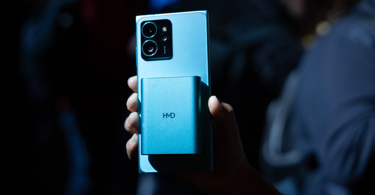 hmd-earbuds-wireless-charging