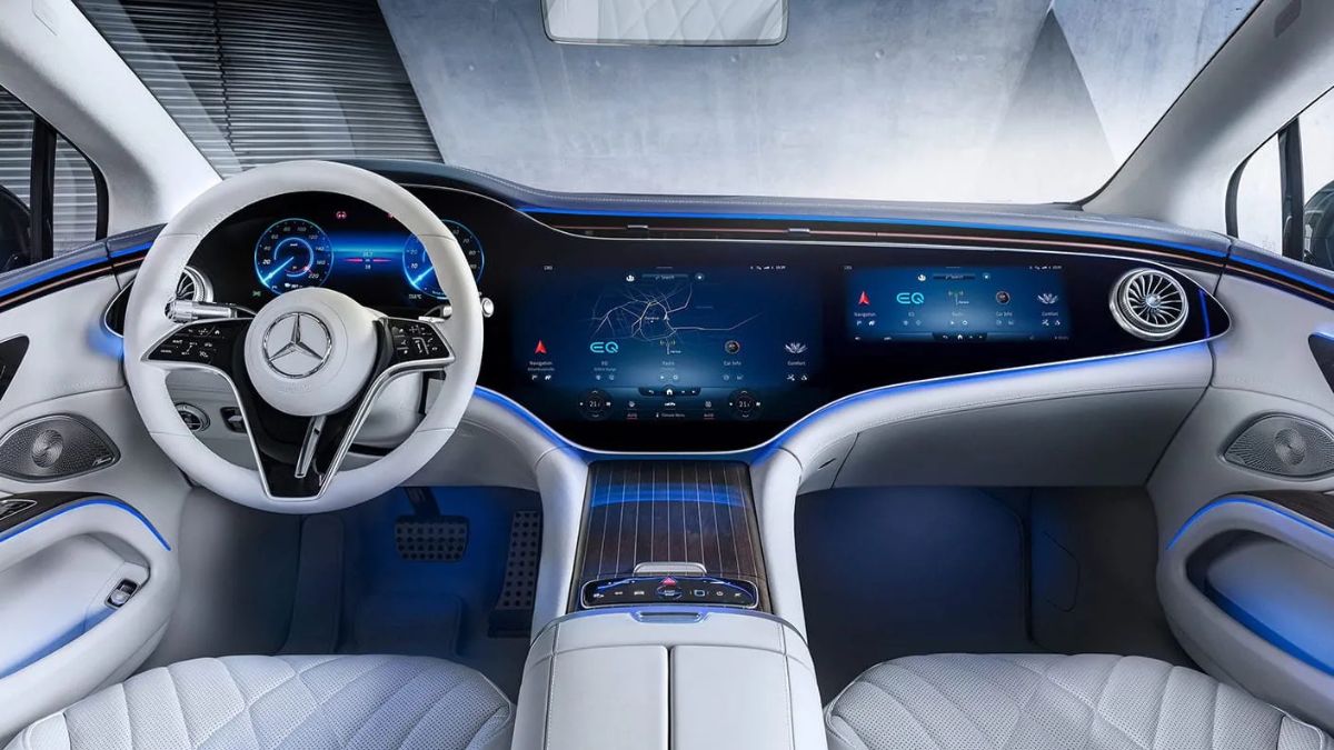 in-car-screens-future-driving