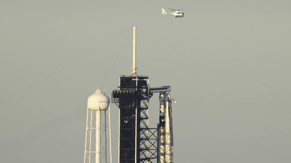 spacex-rescue-mission-flight-cancellation